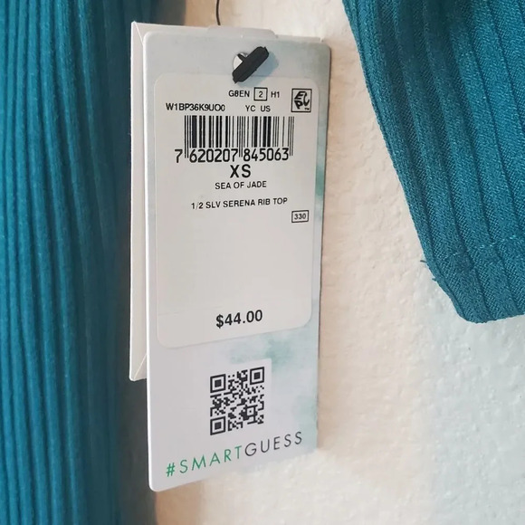 GUESS Serena Half Sleeve Ribbed Keyhole Top Jade Green - Picture 4 of 4